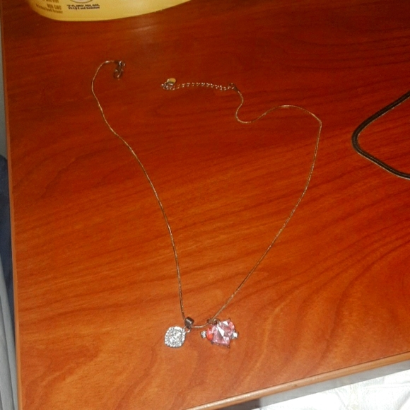 Two necklaces that are 14 kt gold - Picture 3 of 4